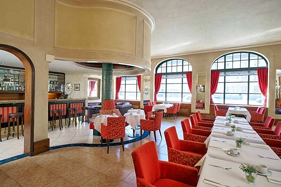 Hotel Monopol - Central Station