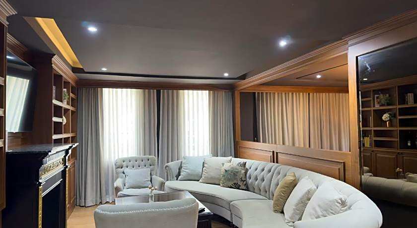 Sasha House – Bangkok, NY