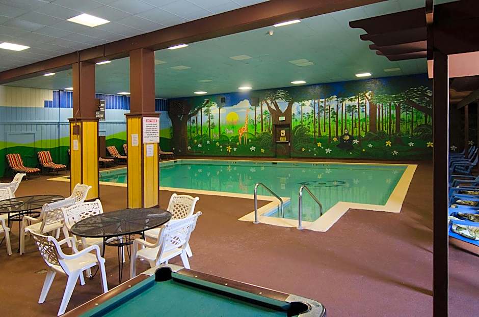 Ramada by Wyndham Angola/Fremont Area