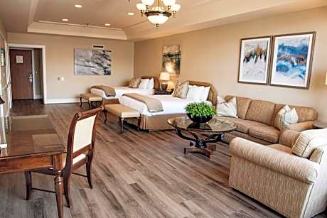 Superior Queen Suite with Two Queen Beds and Sofabed - Non Smoking