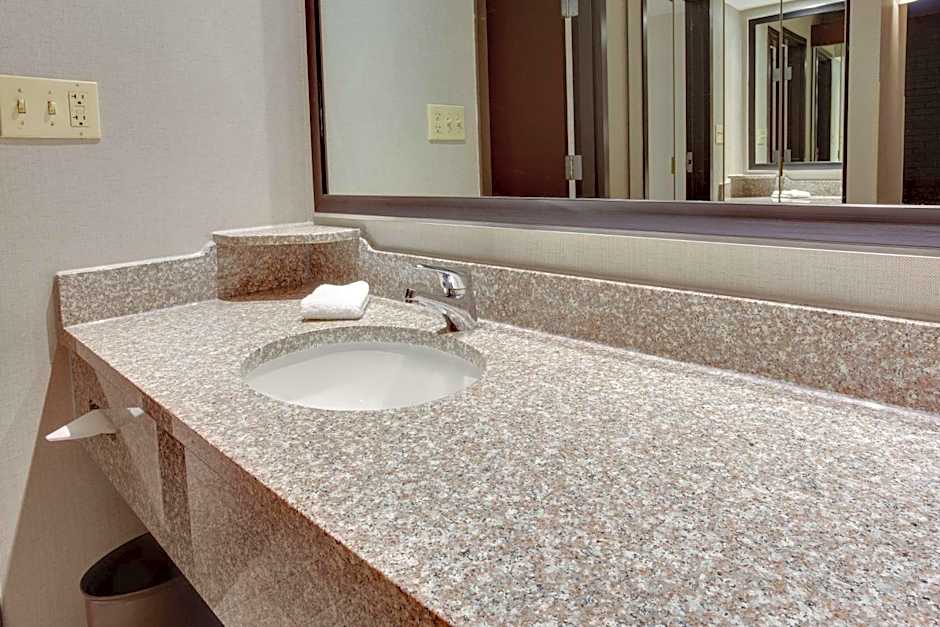 Drury Inn & Suites Louisville