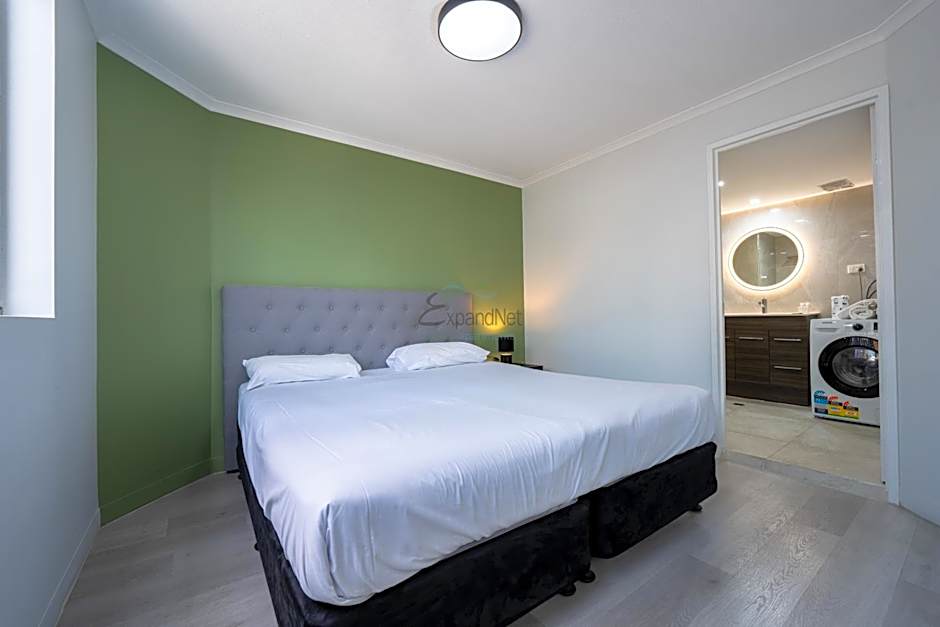 Abbey On Roma Hotel & Apartments