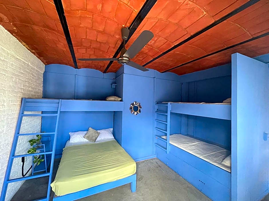 Canova Hostel & Pizza