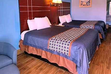 2 Queen Beds, Smoking