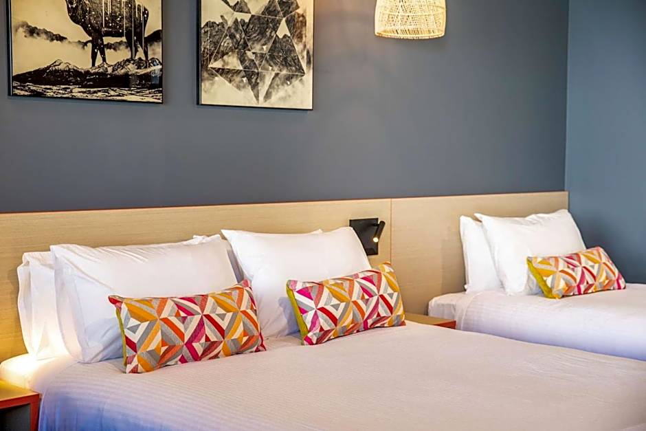 Nightcap at Monash Hotel