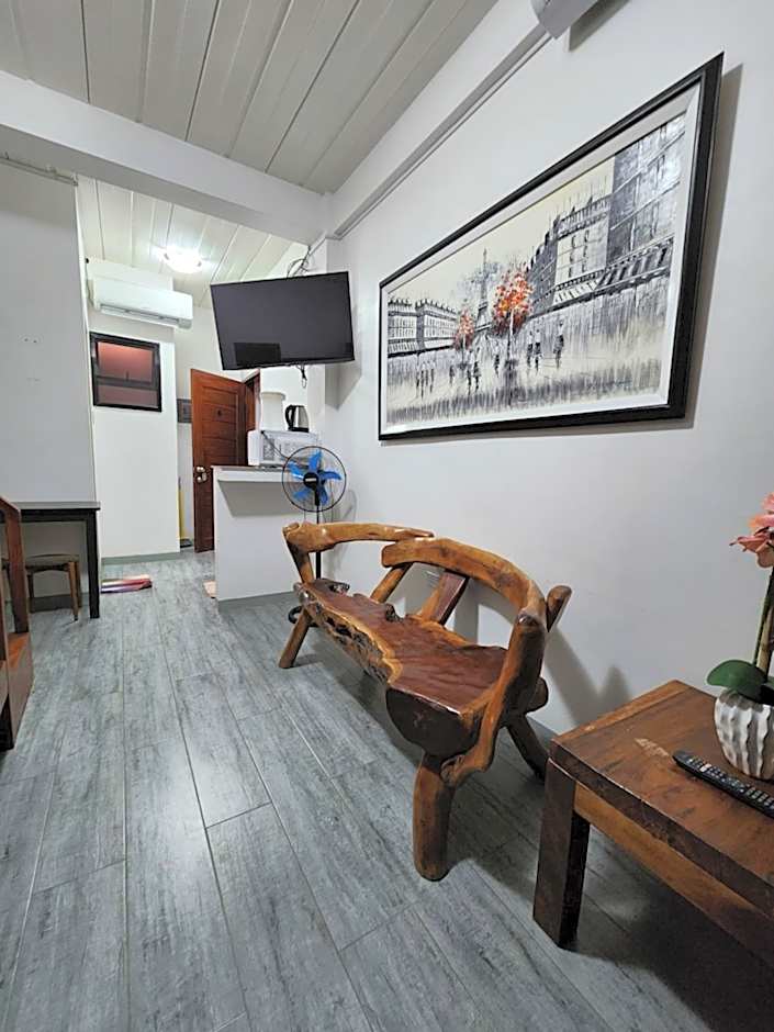 ASHBURN'S TRANSIENT Bauang La Union - BARKADA ROOM, LIMITED PARKING, SELF CHECK-IN, SELF SERVICE