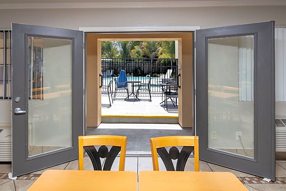 Ramada by Wyndham Mountain View