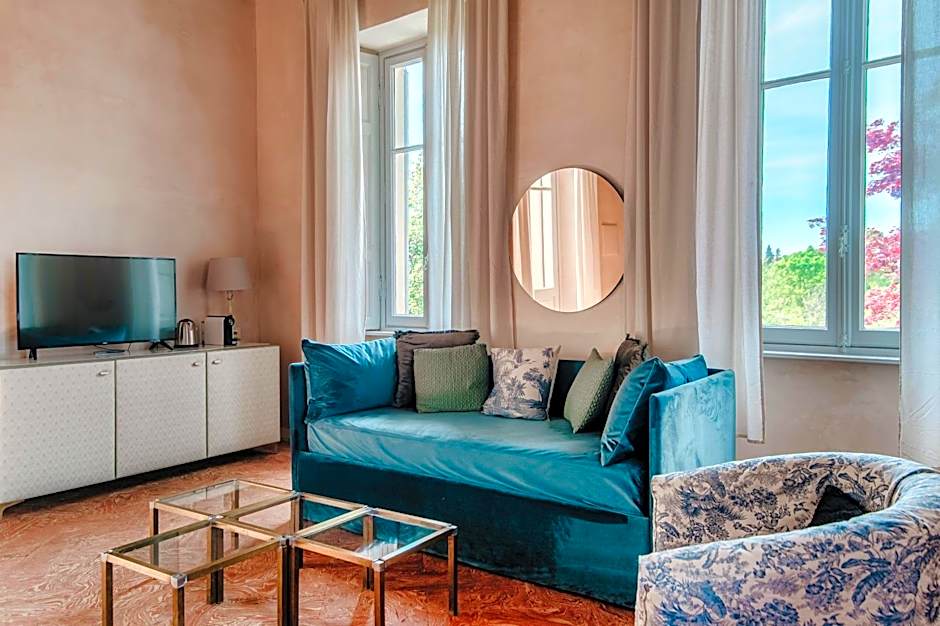 Dandelion Como Suites & Park