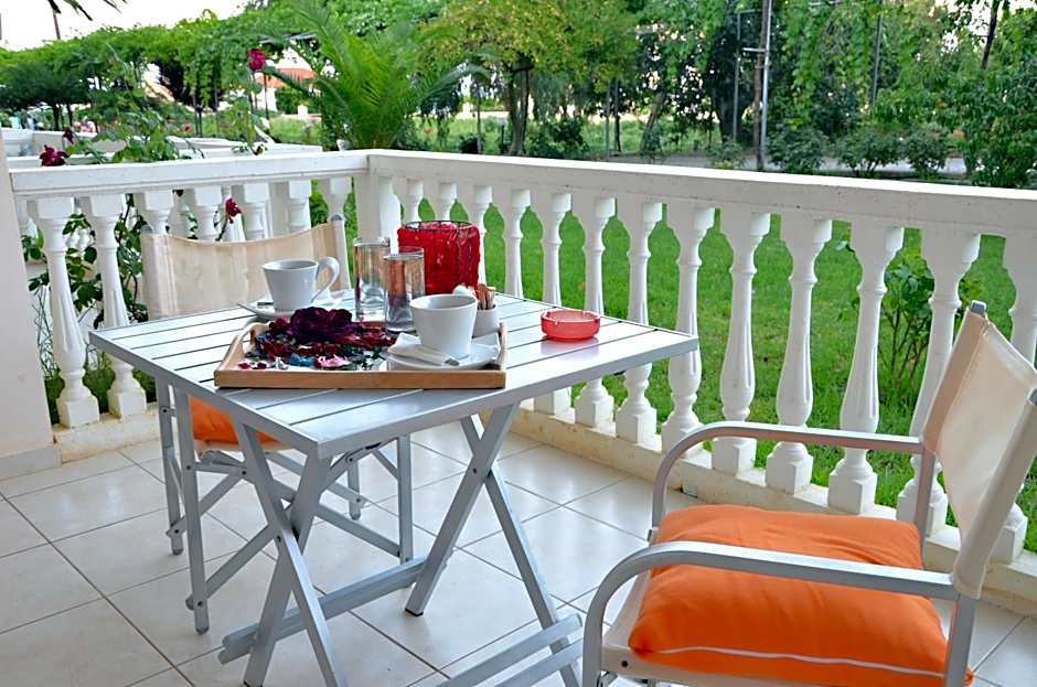 Belussi Beach Hotel & Suites