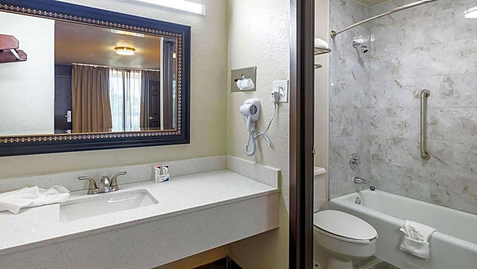 Magnuson Grand Hotel and Conference Center