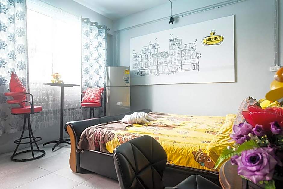 Beehive Phuket Oldtown Hostel