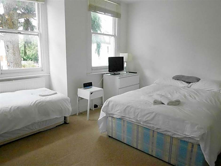 Kew Studios and Rooms