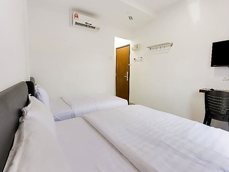 Super OYO 89495 Rich Hotel