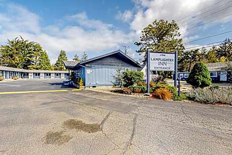 Lamplighter Inn