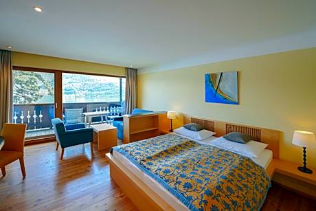 Deluxe Double Room with Lake Access