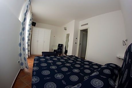 Double Room with Extra Bed (4 adults)