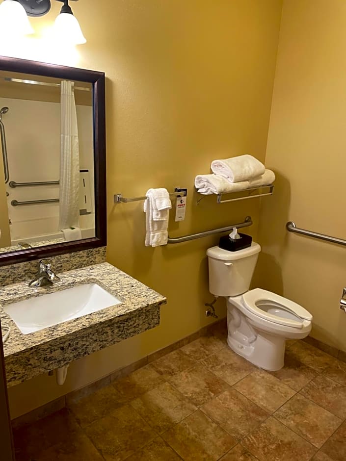 AmericInn by Wyndham Fargo South