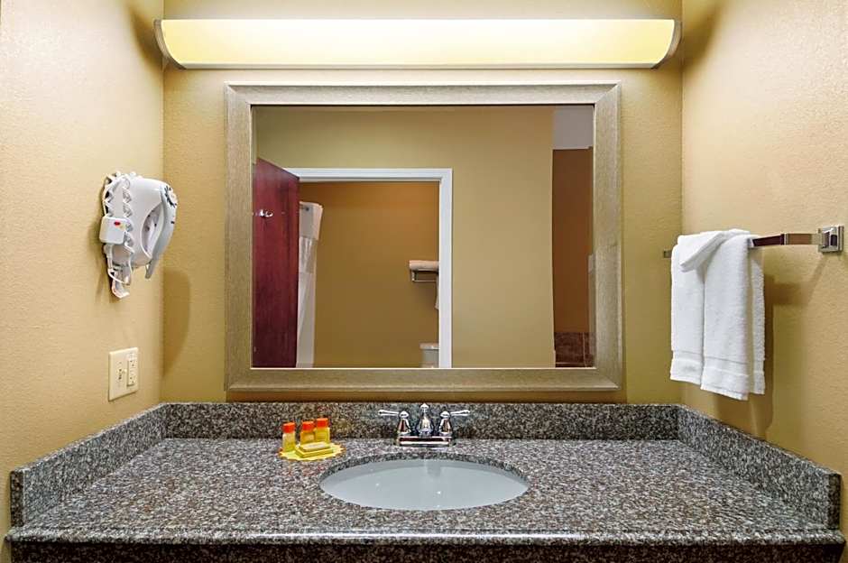 Days Inn & Suites by Wyndham Cabot