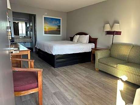 Days Inn by Wyndham Fort Myers