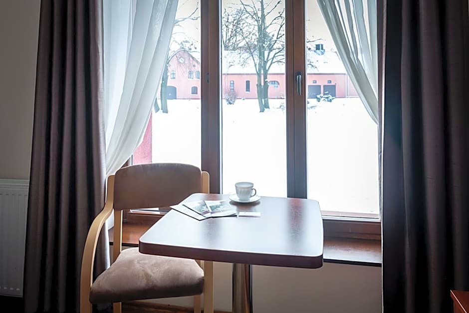 Centrum Edukacyjno-Rozwojowe Wrocław Pawłowice - bezpłatny parking