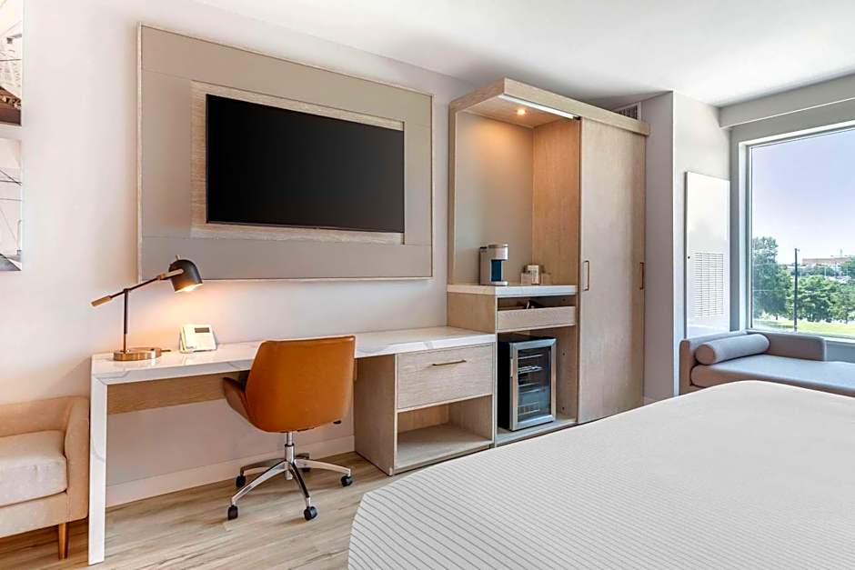Cambria Hotel Waco University Riverfront