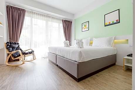 Double or Twin Room with Swimming Pool Access