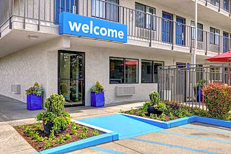 Motel 6-Kirkland, WA - North Kirkland