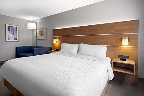 1 King Standard With Sofa Bed