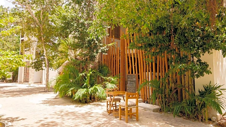 Koos Tulum Hotel