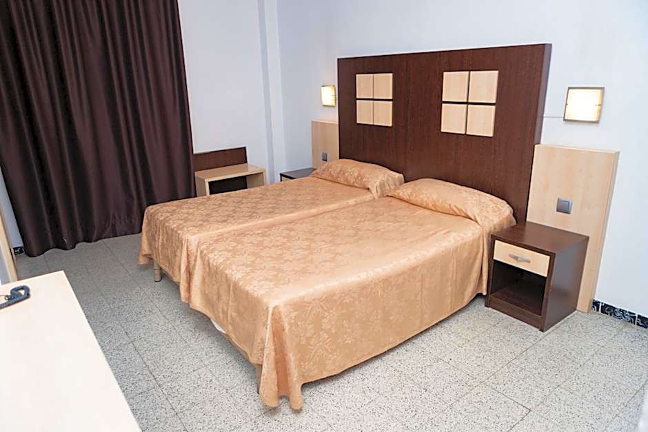 Photo 1 of 4 of Triple Room