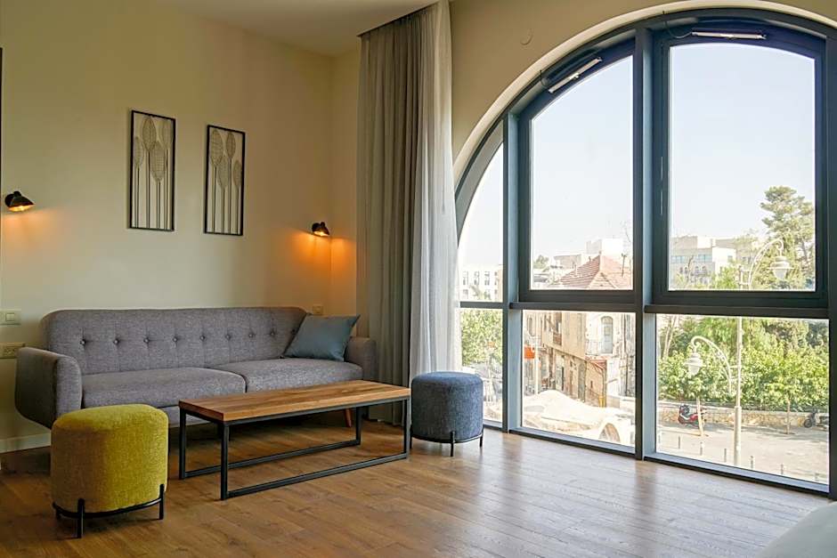 Apartique Hotel