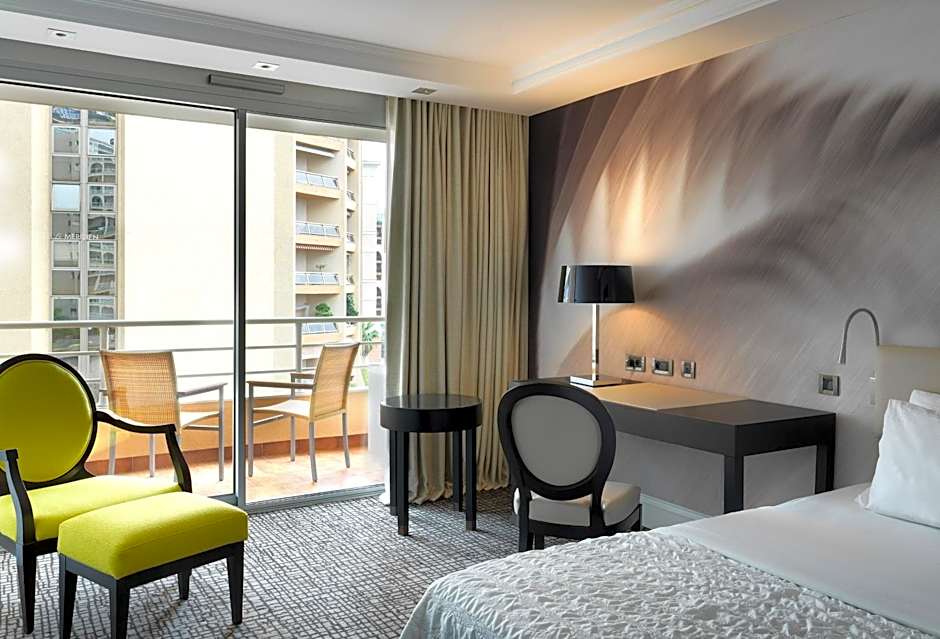 Le Meridien Beach Plaza
