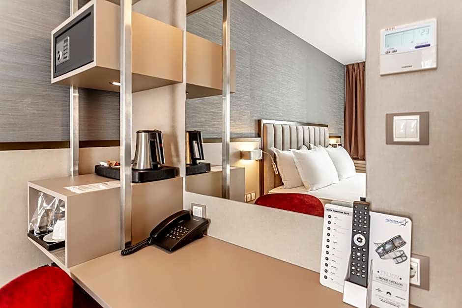 Photo 1 of 5 of Standard 1 King Bed