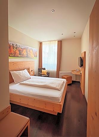 Single Room with Queensize Bed