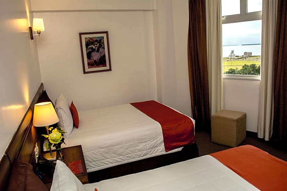 De la Trinidad Hotel