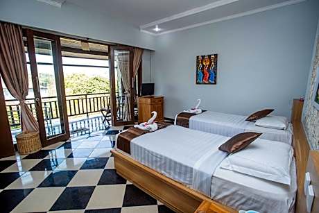 Superior Twin Room with Sea View (Free 2 Bottles Beer)