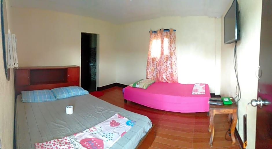 RMTM's Beachfront Accommodation - Caramoan