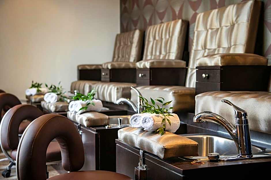 The Hotel Saskatchewan, Autograph Collection by Marriott