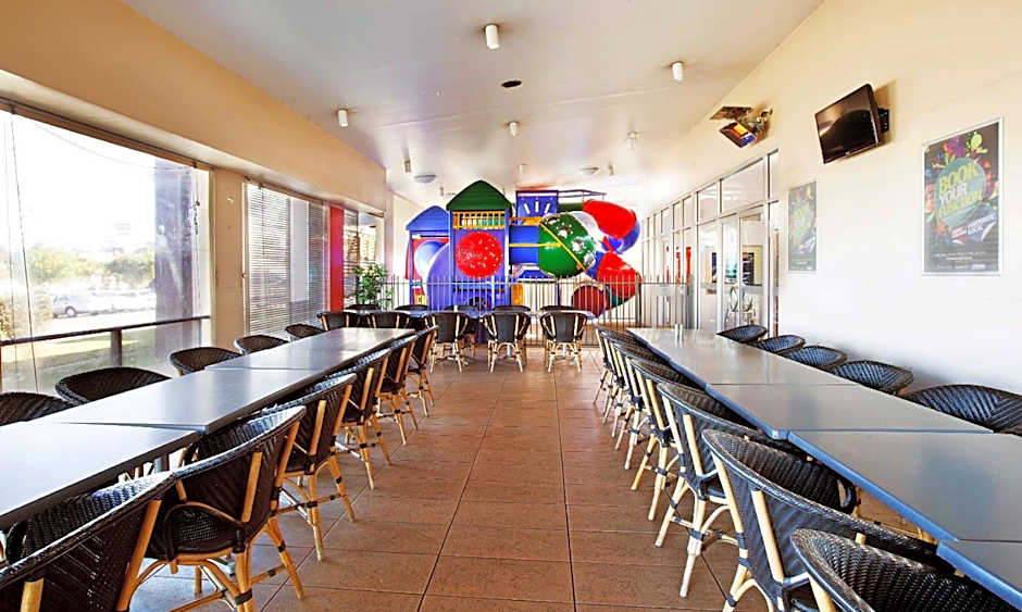 Nightcap at Springwood Hotel