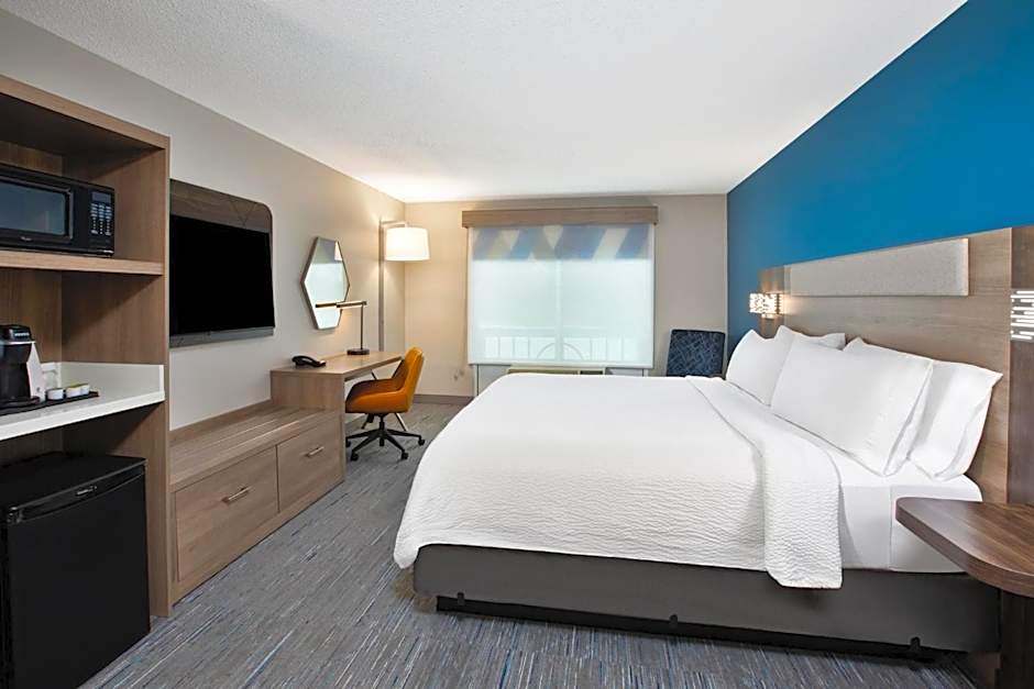 Holiday Inn Express Hotel & Suites Grand Rapids-North By IHG