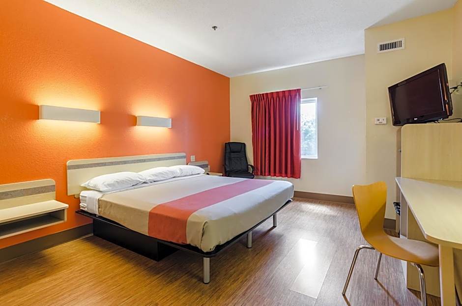 Motel 6-Bristol, VA