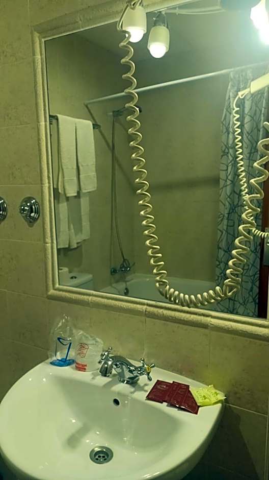 hostal Decerca Prádena