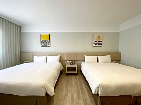 Deluxe Quadruple Room