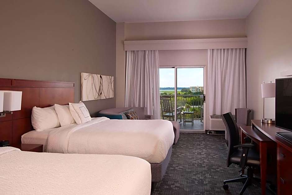 Courtyard by Marriott Charleston Waterfront