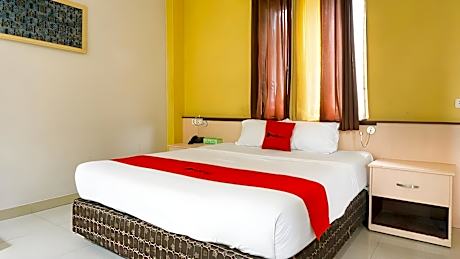 RedDoorz near Pelabuhan Jayapura