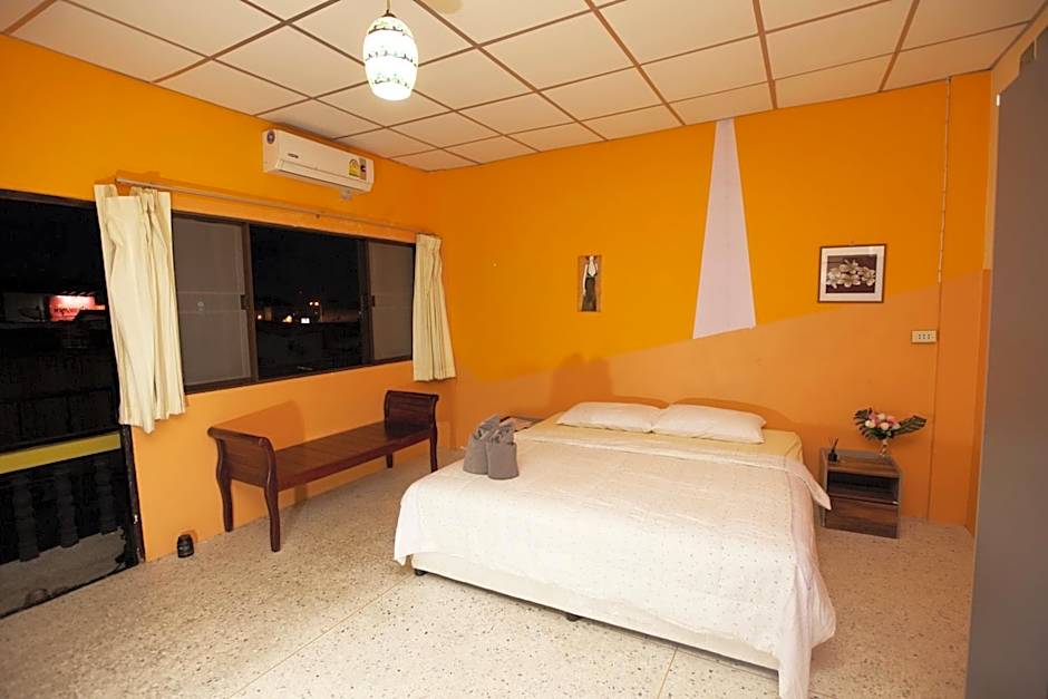 Holiday Phangan - Hostel & Bar
