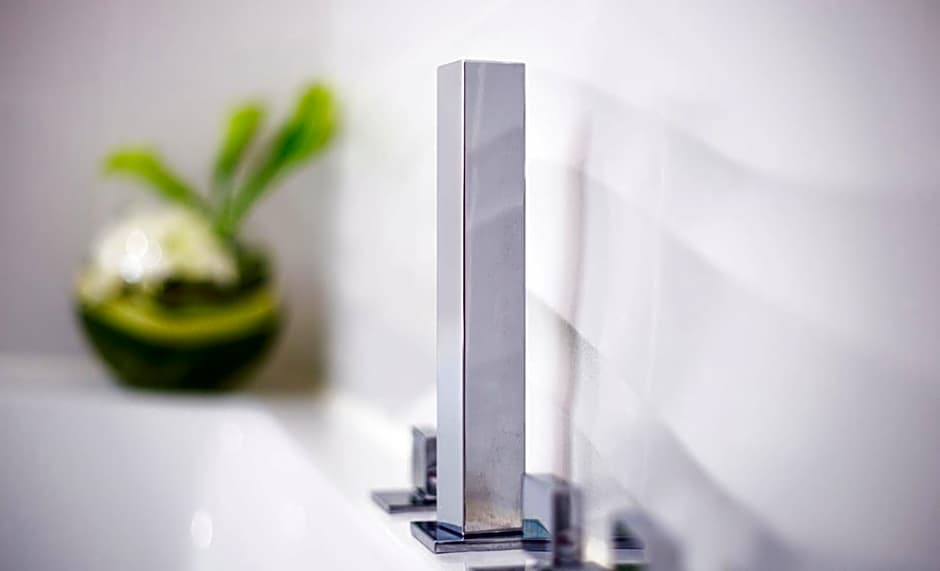 Hotel Montaigne And Spa