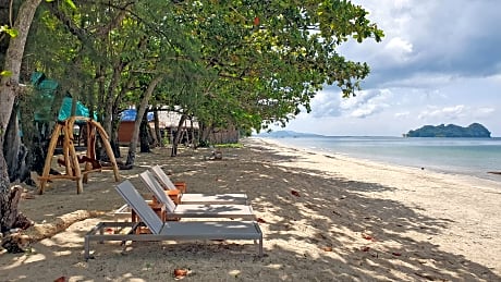 Koh Jum Delight Beach