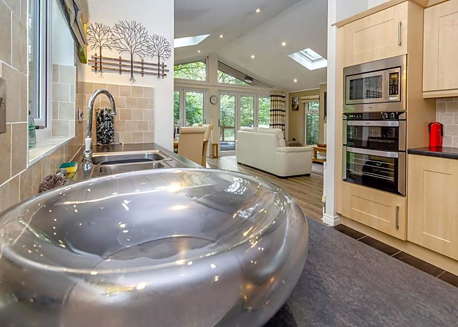 Ladera Retreat Lodges