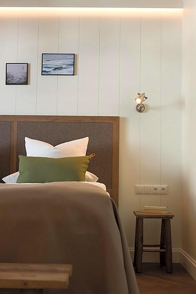 LOEV - VELA Hotels